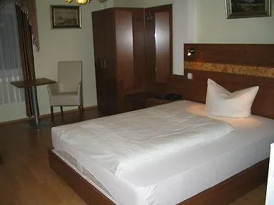 Hotel Zum Adler 2*