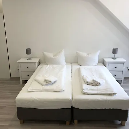 Zum Adler Szálloda 2*