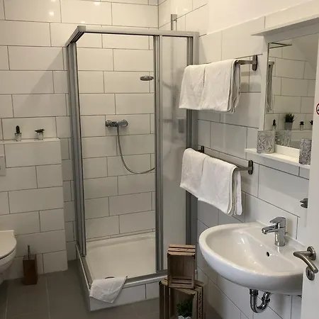 Zum Adler Szálloda 2*