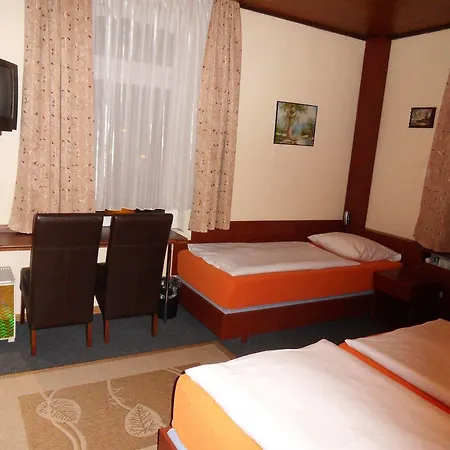 Zum Adler Szálloda 2*